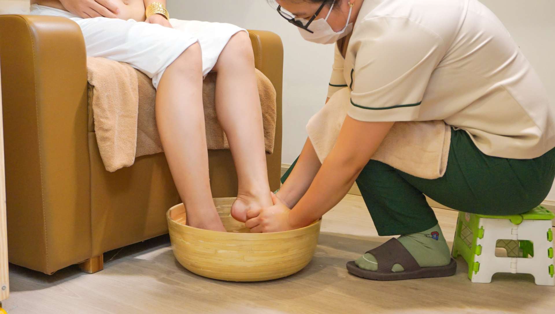 Top 7 Dịch vụ chăm sóc mẹ và bé uy tín, chuyên nghiệp nhất tại TPHCM - Care With Love