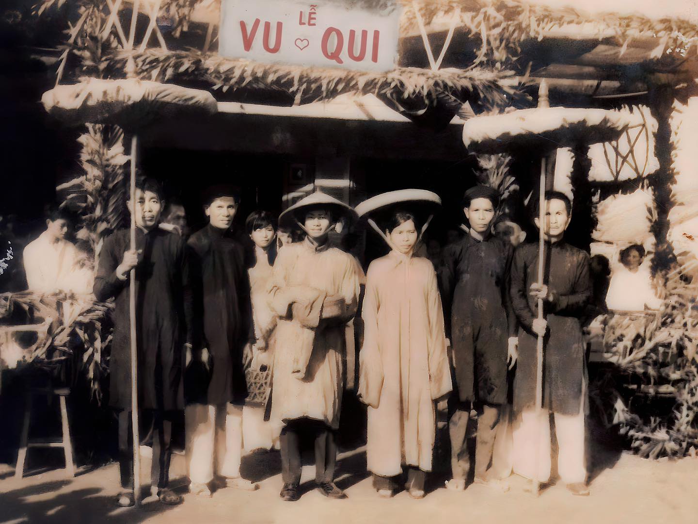 Top 9 tiệm phục hồi ảnh cũ uy tín và chất lượng nhất tại TPHCM - Ảnh màu Thiên Nga