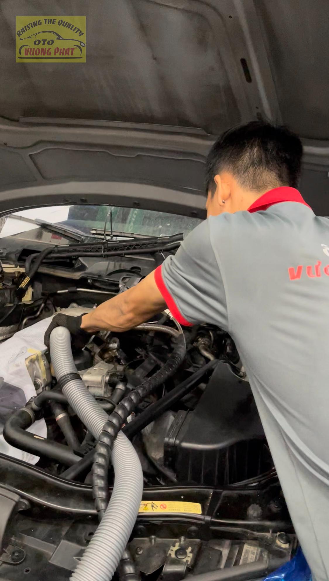 Top 9 Xưởng Gara sửa chữa ô tô uy tín và chất lượng ở TPHCM - Garage Sửa Chữa Ô Tô Vương Phát